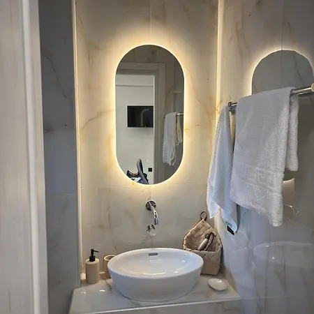 Lazidis Apartamento Polychrono